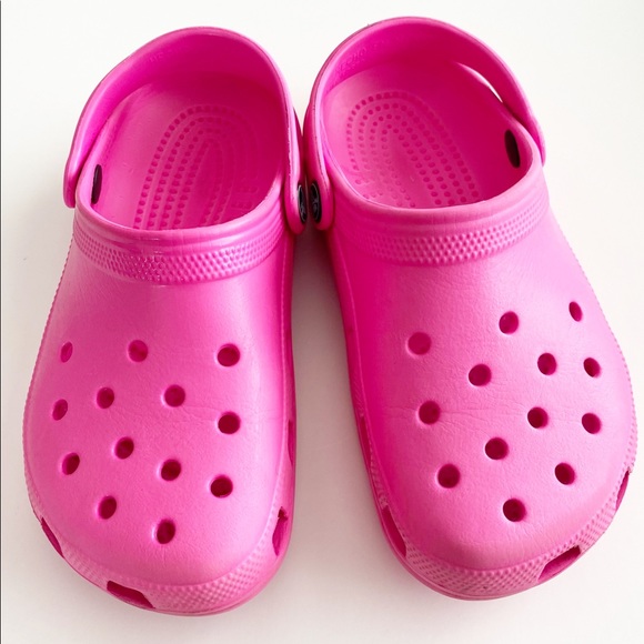 bright pink crocs